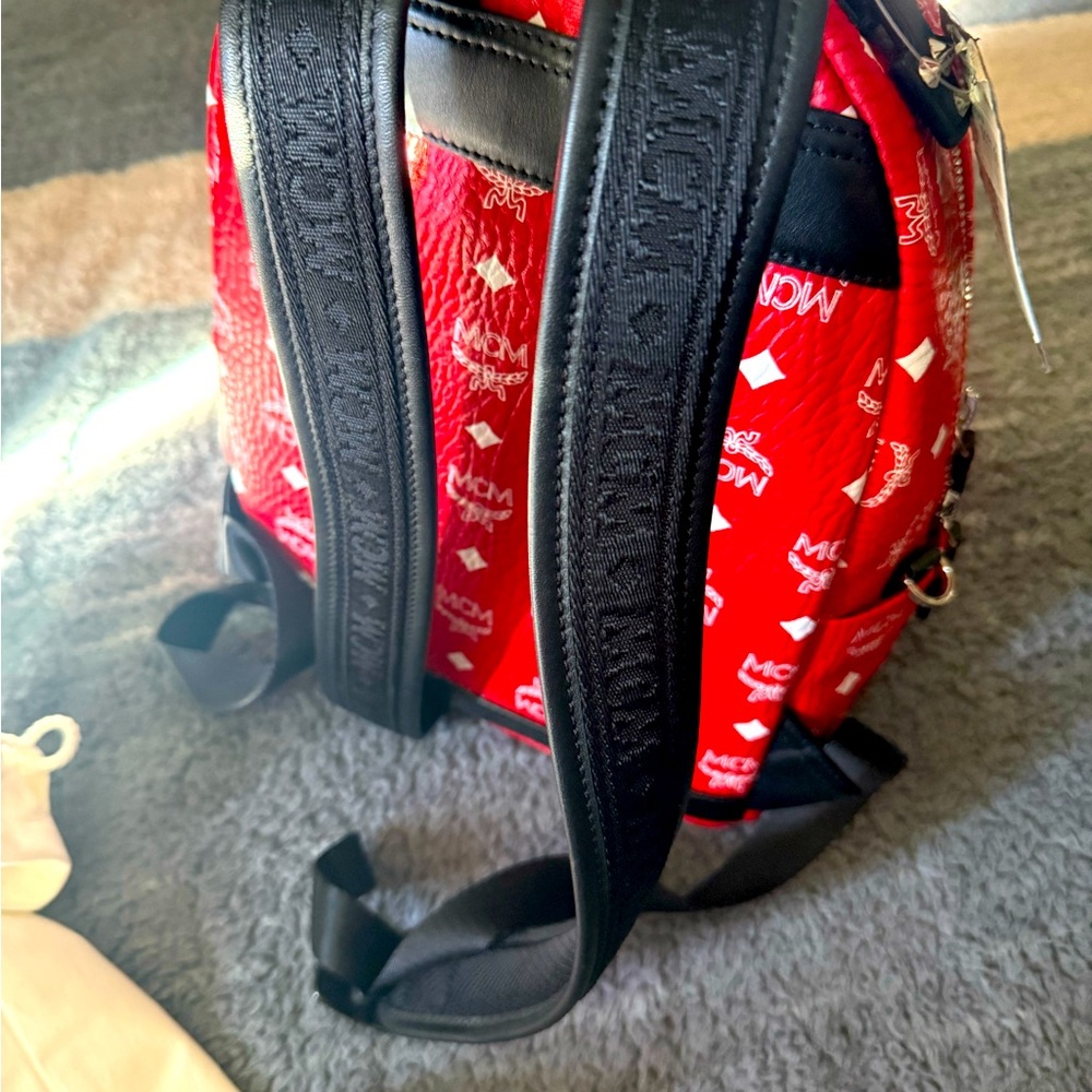 NWT: STARK BACKPACK IN WHITE LOGO VISETOS - Picture 3 of 3